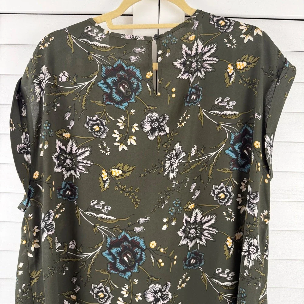 Loft Blouse Women XXL Olive Green Floral Short Sleeve Pocket Keyhole Back - Picture 8 of 11